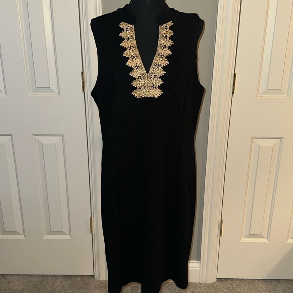 Beautiful Black & gold Pappagallo dress size 14 worn one time. EUC 🖤🖤